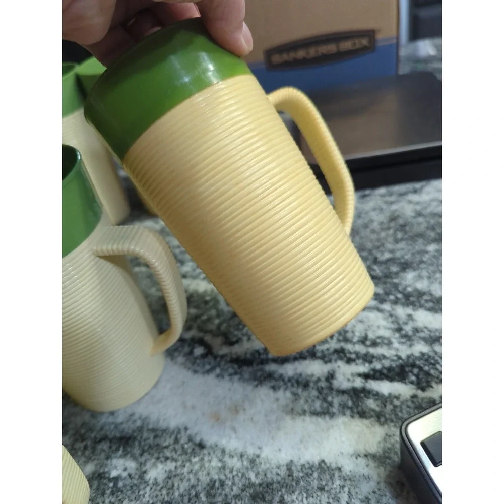 8 Raffiaware by Thermo-Temp Drink Tumblers Avocado Green Ribbed Vintage